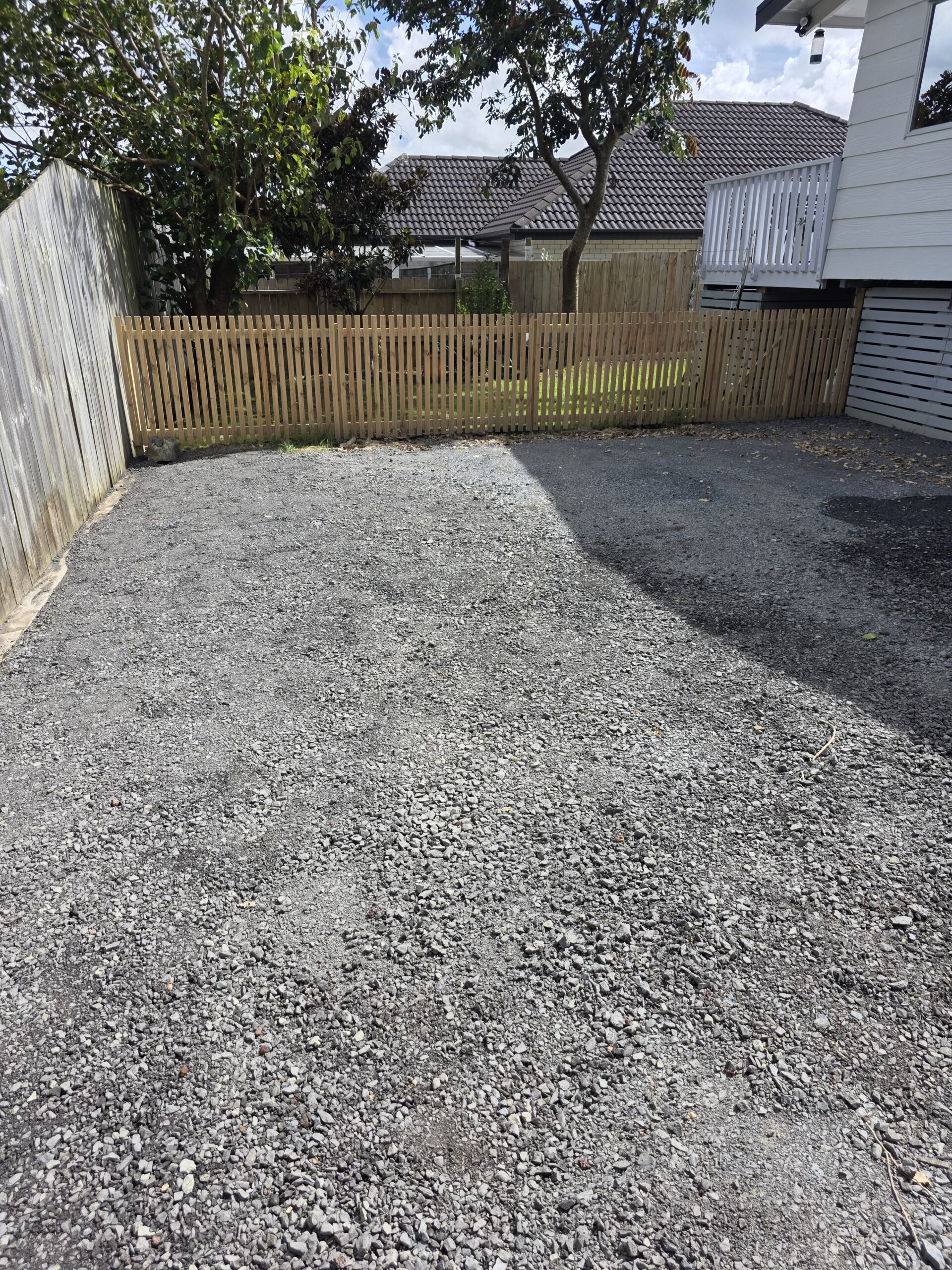 Fence Build & Driveway Regravel
